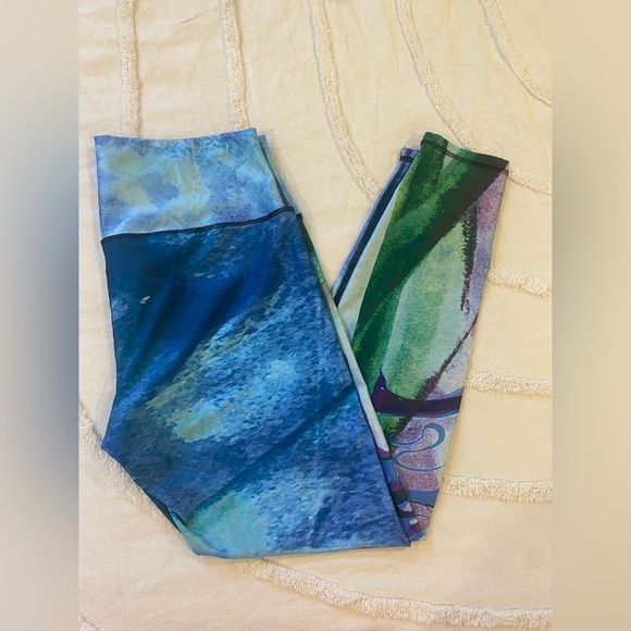 Nominou Activewear Fine Art Leggings Size Large - Picture 5 of 7